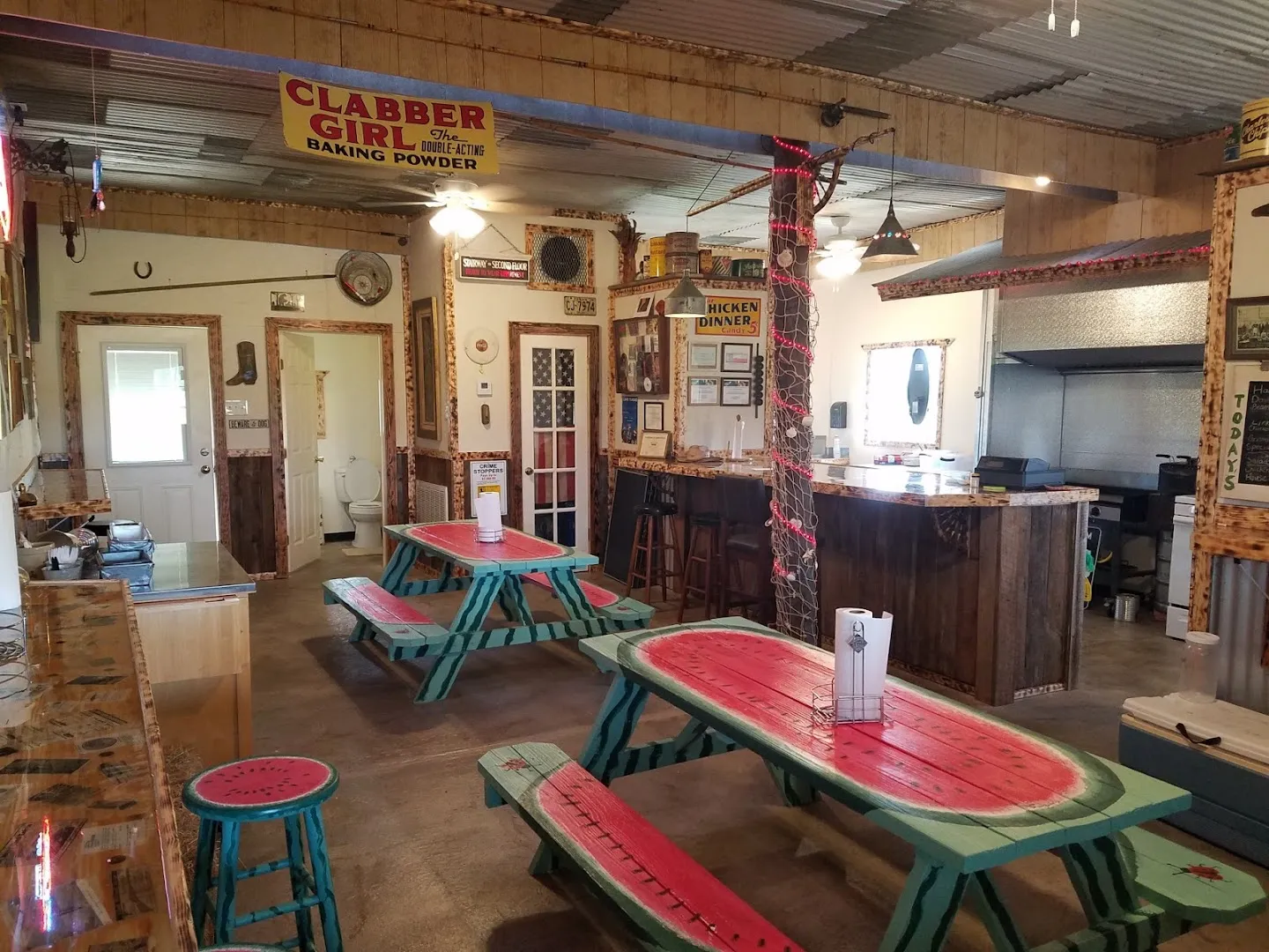 Whitehall Icehouse & Cafe